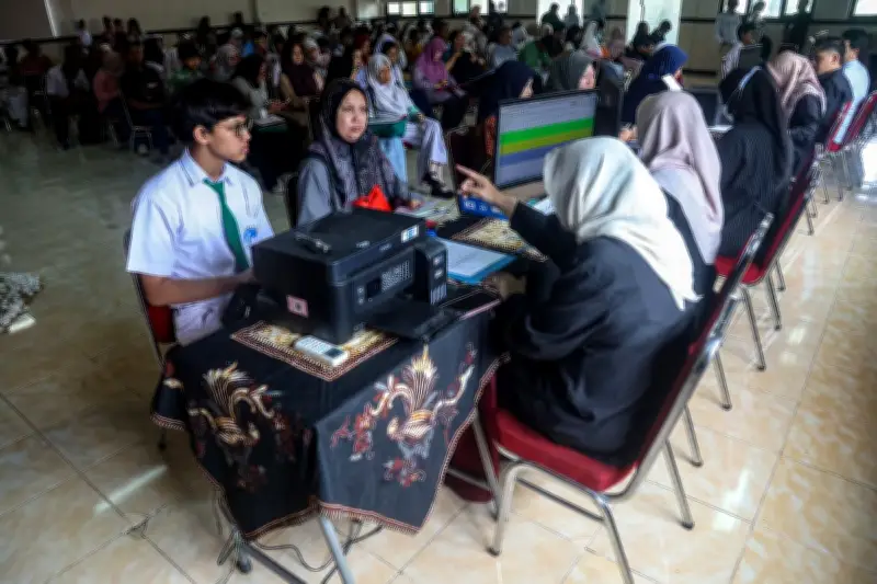 Kritik Sistem SPMB: Hak Anak Bersekolah Boleh Diundi Negara?