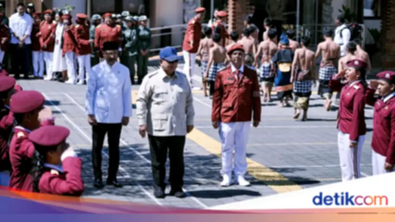 Kunjungi SRMP 17 Tabanan, Prabowo Beri Pesan Penting untuk Siswa