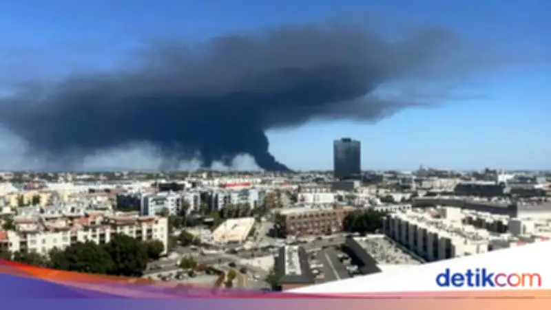 Los Angeles Tetapkan Keadaan Darurat Akibat Kebakaran Gudang Makanan Beku