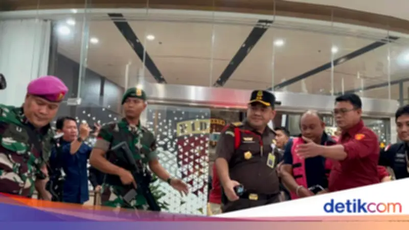 Mantan Kepala BGN Dadan Hindayana Resmi Ditahan Kejaksaan Agung