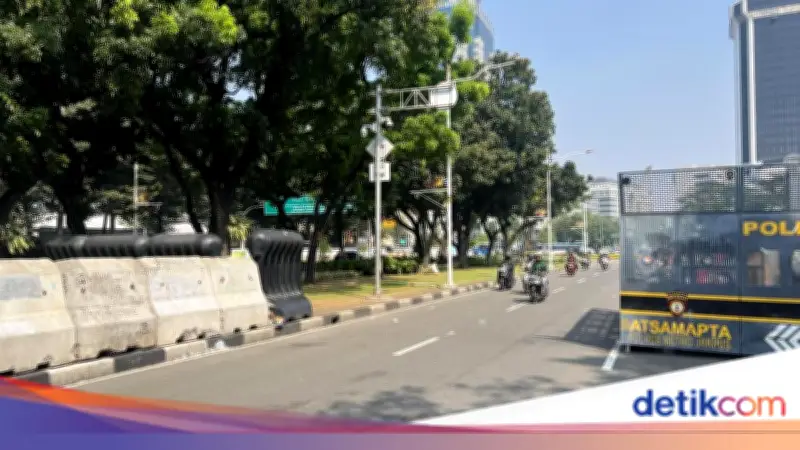 Massa Aksi Dukung Prabowo di Patung Kuda Bubar, Lalin Kembali Normal