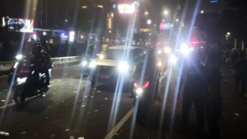 Massa Demo Bubar, Jalan Tosari dan Sudirman Kembali Dibuka