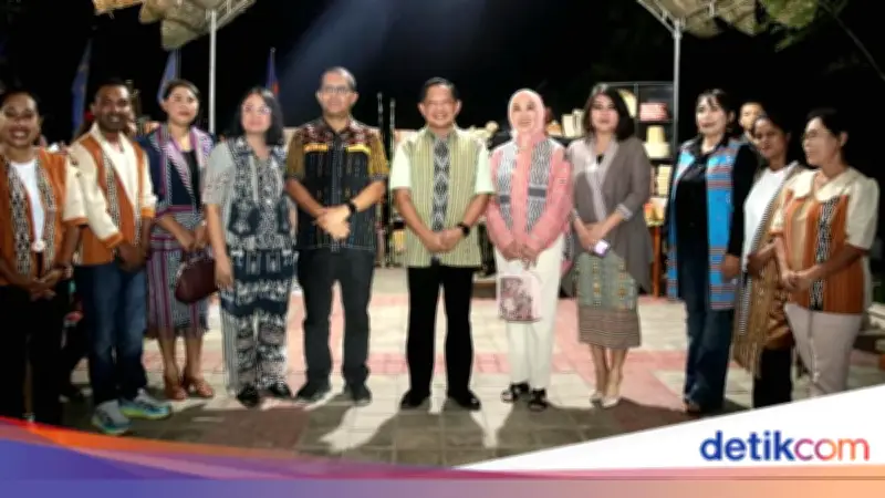 Mendagri Apresiasi Parade Tenun Belu: Jaga Budaya dan Gerakkan Ekonomi