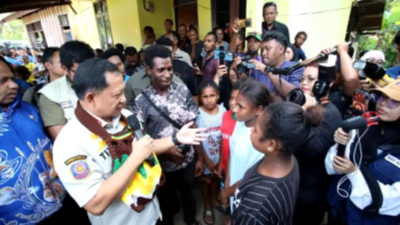 Mendagri Tito Tinjau Program Bedah Rumah di Jayapura, Target 22.379 Unit