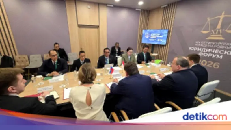 Menkum Paparkan Posbankum Desa di Forum Hukum Rusia, Perkuat Kerja Sama Ekstradisi