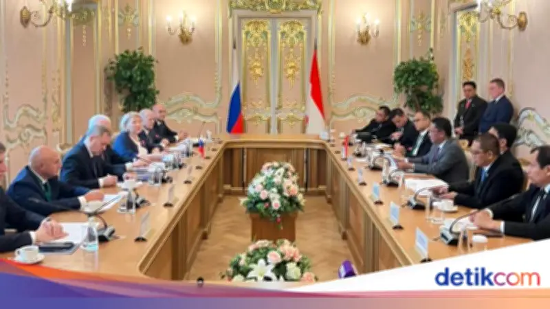 Menkum RI Teken Kerja Sama Hukum dengan Jaksa Agung Rusia di St. Petersburg