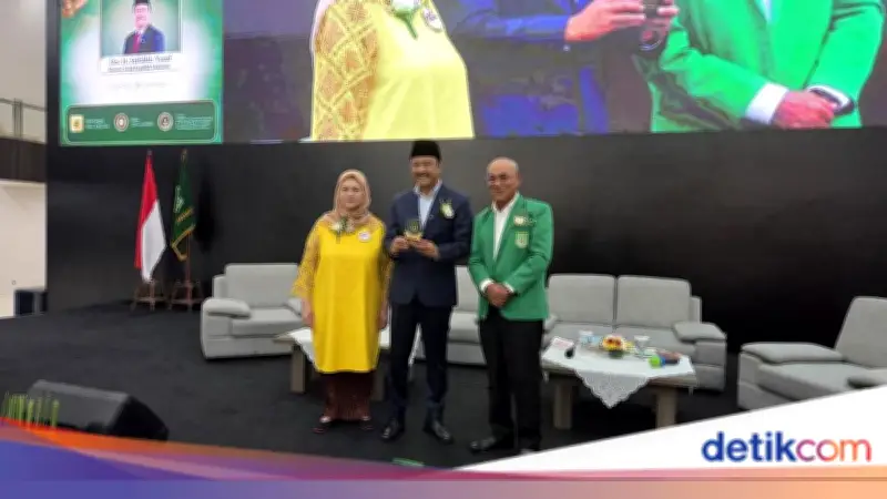 Mensos: Kemiskinan Ortu Tak Boleh Jadi Takdir Anak, Negara Buka Pendidikan