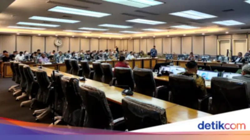 Menteri HAM Pigai Keluh Tak Diapresiasi DPR, Meski Klaim Berprestasi