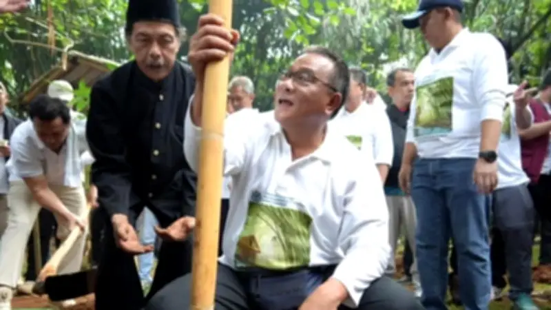 Menteri LH Ajak Masyarakat Tobat Ekologis lewat Tanam 2 Miliar Pohon