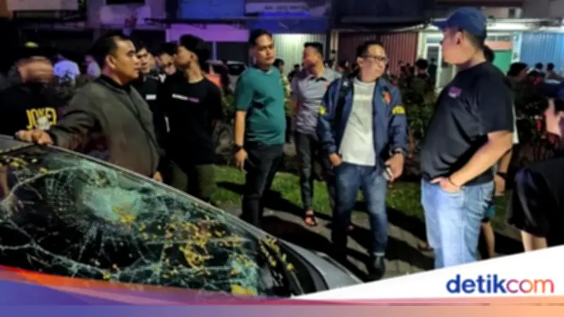 Mobil Honda Jazz Dirusak Massa di Cikupa Tangerang Gegara Knalpot