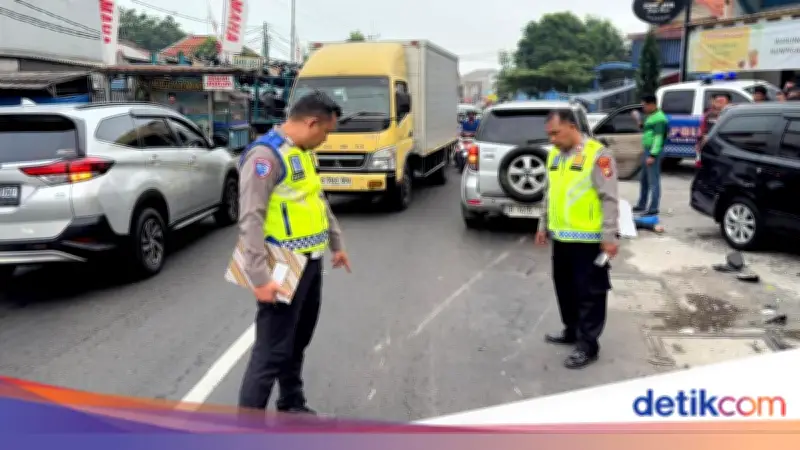 Mobil Toyota Rush Lawan Arah Tewaskan Pemotor di Depok