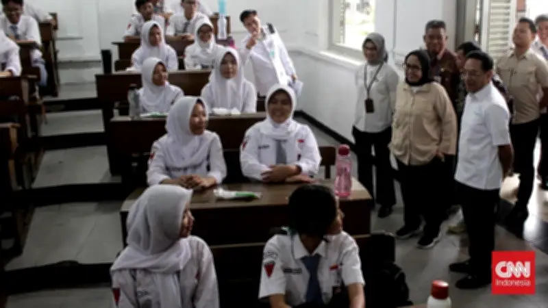 Nanik Deyang Resmi Dilantik Jadi Kepala BGN Gantikan Dadan Hindayana