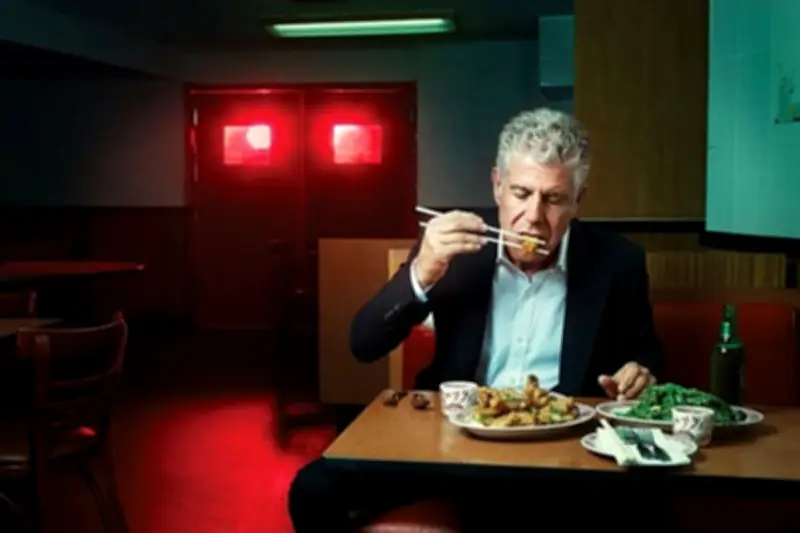 Obama dan Bourdain Makan Bun Cha di Hanoi, Kenang Masa Kecil