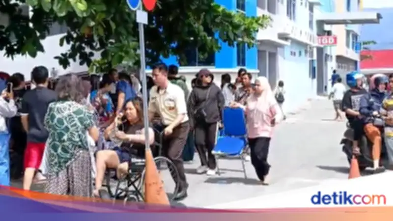 Pasien RS Samaritan Palu Dievakuasi Akibat Gempa M 6,7 Guncang Kota Palu
