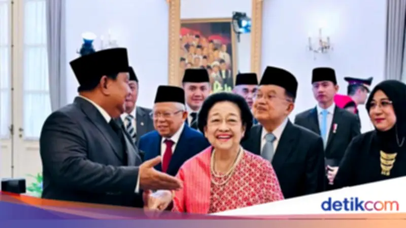 PDIP Nilai Momen Gandengan Tangan Prabowo-Megawati Hal Biasa