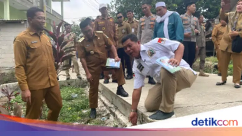 Pemprov Banten Bangun Jalan Desa Beton, Minta Tak Dirusak Truk Overload