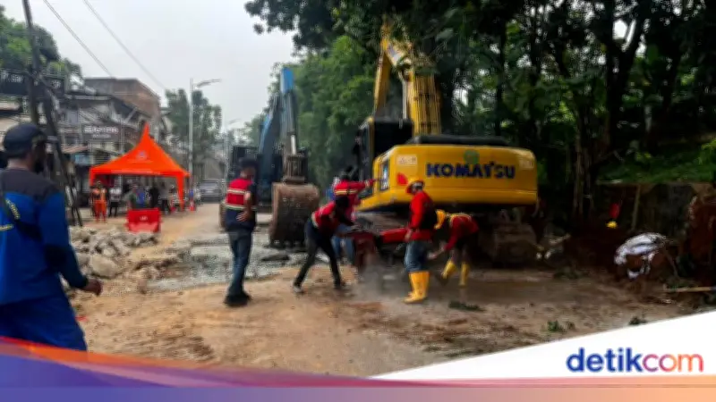 Perbaikan Jalan Amblas di Lenteng Agung, Lalin Arah Depok Ditutup