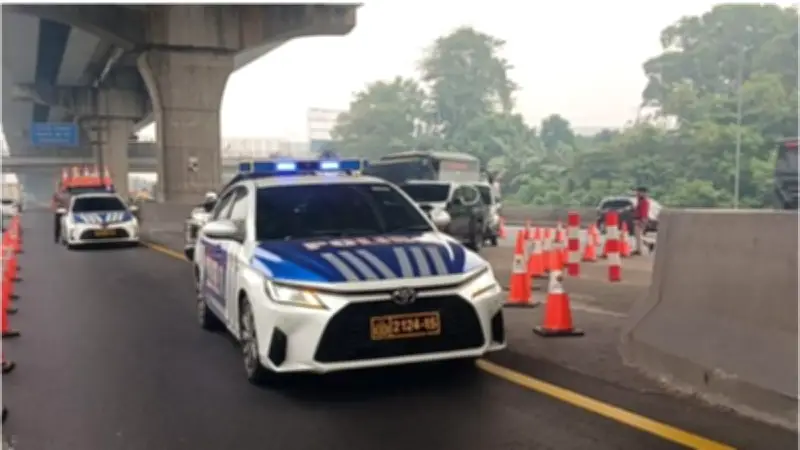 Perbaikan Jalan, Tol Jakarta-Cikampek Berlakukan Contraflow 5 Km