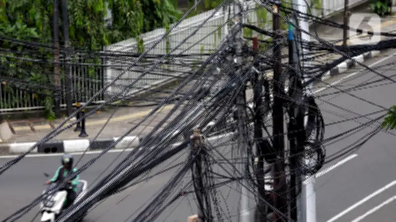 Perda SJOT Jadi Payung Hukum Atasi Kabel Semrawut di Jakarta