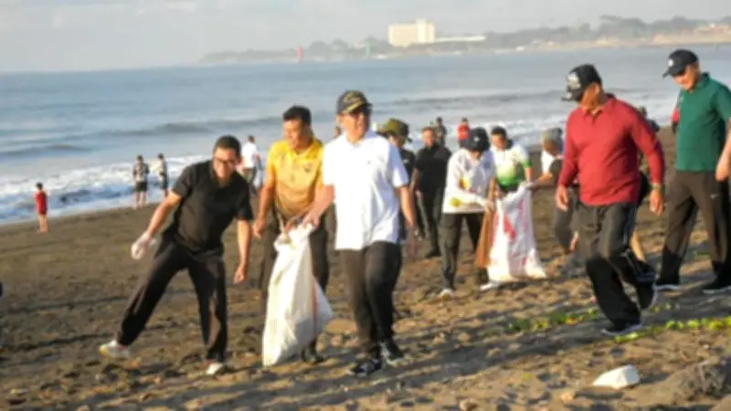Peringati Hari Lingkungan Hidup, Pemkot Denpasar Gelar Aksi Bersih dan Tanam Pohon