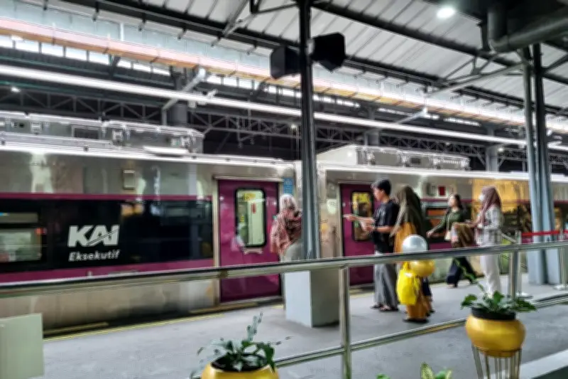 Pilihan Kereta Stainless Steel Baru dari Jakarta ke Jogja dan Solo