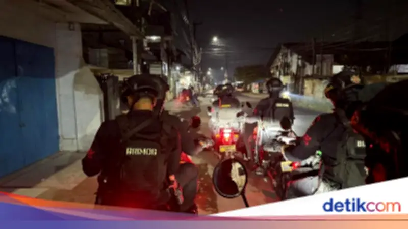 Polisi Bekasi Amankan 18 Remaja dan Sita Bom Molotov Hendak Tawuran
