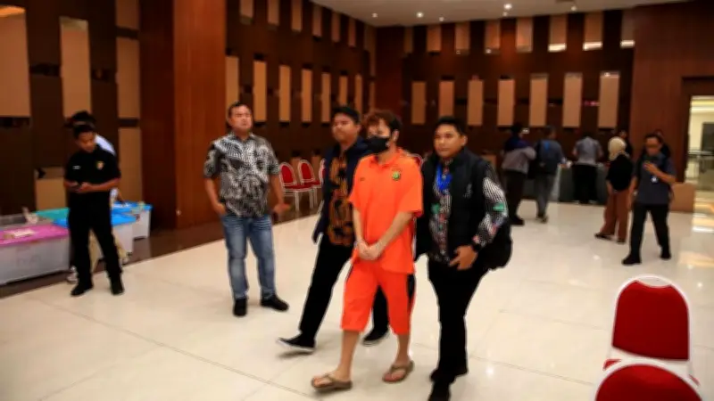 Polri Tangkap Buronan Most Wanted China Kasus Online Scam Internasional