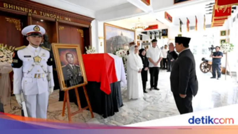 Prabowo Beri Penghormatan Terakhir untuk Ryamizard Ryacudu di Kemhan