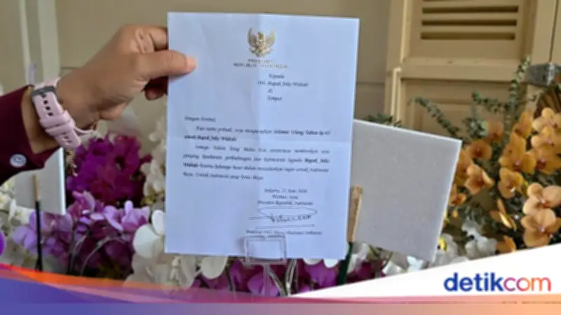 Prabowo Kirim Bunga Anggrek Ungu ke Jokowi, Ucapkan Selamat Ulang Tahun ke-65