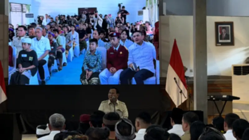 Prabowo Perintahkan Seskab Teddy Cari Lahan Tambahan untuk Sekolah Rakyat