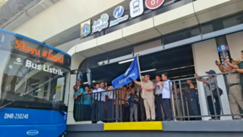 Pramono Targetkan Kenaikan Pengguna Transportasi Umum Jakarta Capai 30 Persen