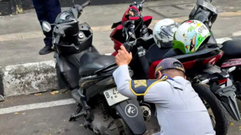 Pramono Tegaskan Razia Parkir Liar Berlaku untuk Semua, Termasuk Mobil Mewah
