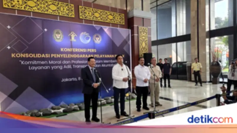 Prihatin Pemerasan Izin WNA, Yusril Minta Benahi Sistem Birokrasi Imigrasi