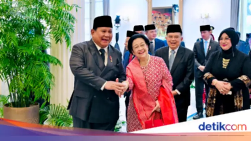 Pujian Mengalir untuk Momen Gandeng Tangan Prabowo dan Megawati