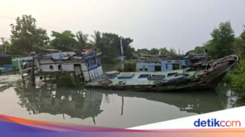 Puluhan Bangkai Kapal di Karangantu, Serang, Nyaris Tenggelam dan Persempit Jalur Nelayan
