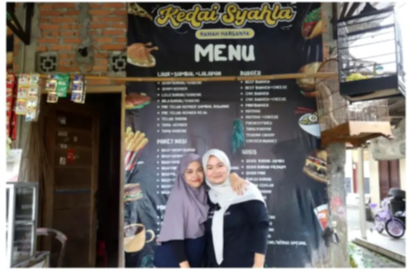 Putri Ojol dan Penjual Makanan Lulus UGM Gratis, Ini Kisah Syahla