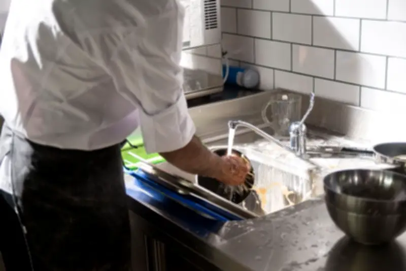 Rahasia Dapur Rapi ala Chef Bryan Ferry MasterChef Indonesia