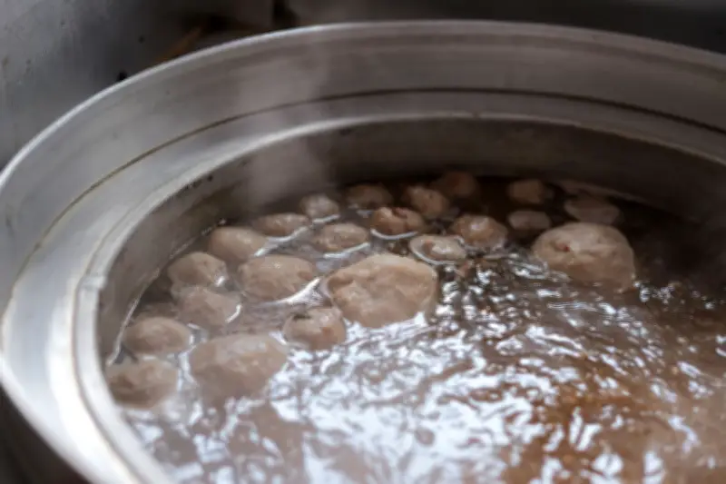 Rahasia Kuah Bakso Bening Tapi Gurih, Pakai Tetelan dan Tulang Sapi