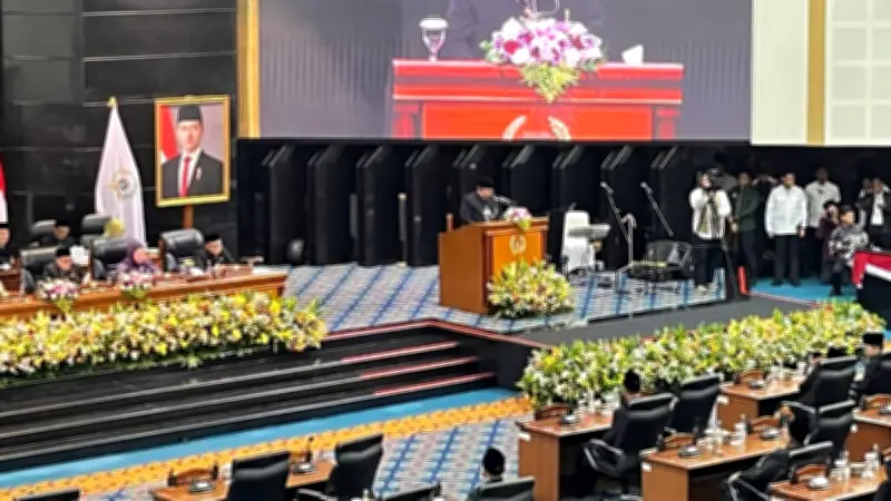 Rano Karno Menangis di Paripurna HUT Jakarta ke-499, Ingin Kota Global Berbudaya
