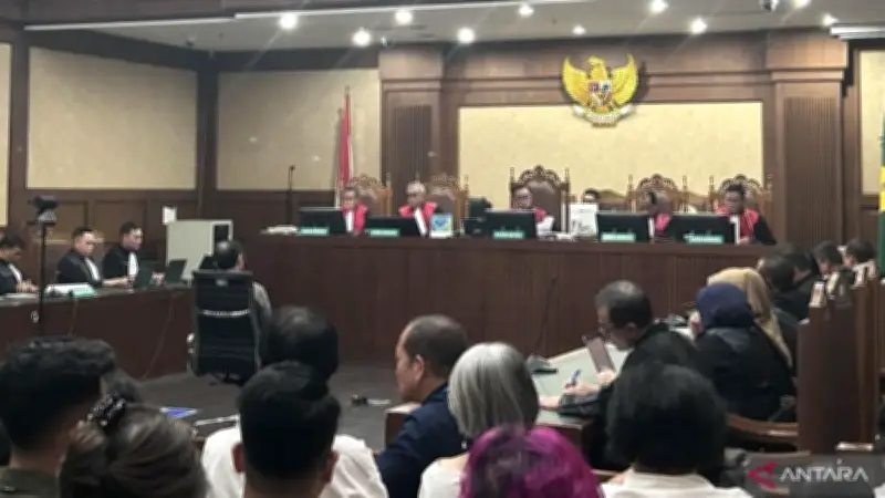 Rekam Jejak Andi Saputra, Hakim Dissenting Opinion di Sidang Nadiem