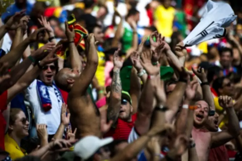 Ribuan Warga Meksiko Ukir Rekor Mexican Wave Terbesar