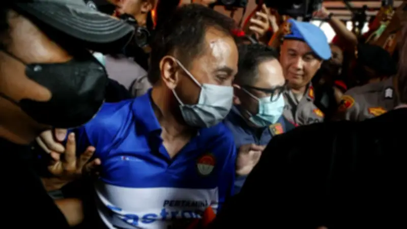Roy Suryo dan Dokter Tifa Keluar RS, Teriak Takbir Saat Dibawa ke Polda