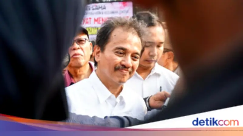 Roy Suryo Senyum Hadapi Sidang Kasus Ijazah Jokowi