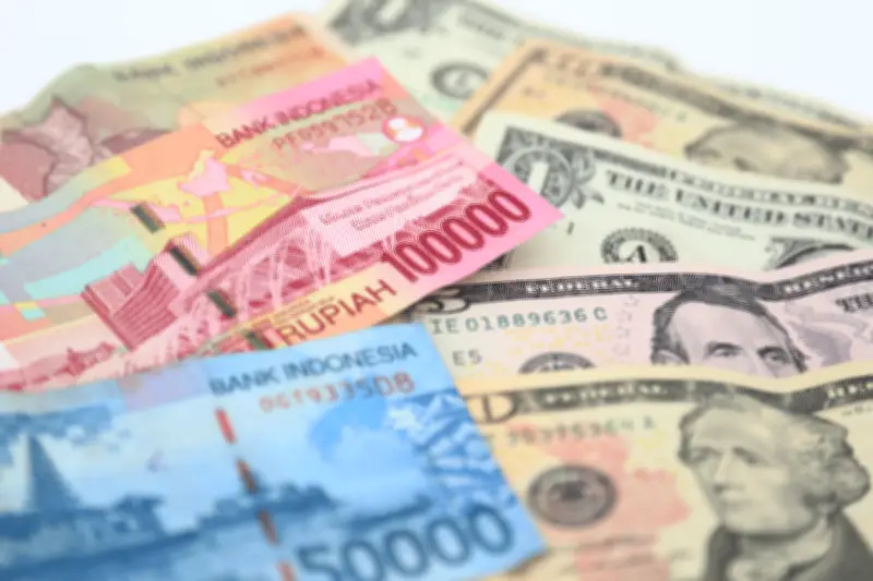 Rupiah Anjlok ke Rp 18.000 per Dolar AS, Media Asing Soroti