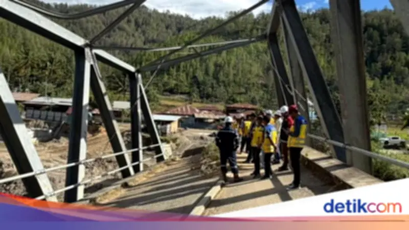 Satgas PRR Kawal Pemulihan Jalan dan Jembatan di Tiga Provinsi Sumatra