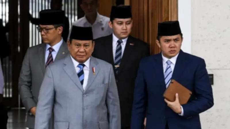 Seskab Teddy Respons Kritik Dino soal Frekuensi Kunjungan Luar Negeri Prabowo