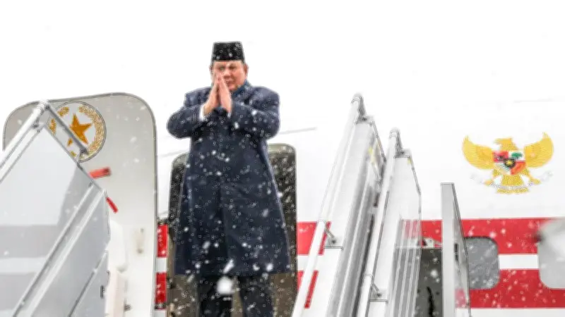 Seskab Teddy Ungkap Alasan Prabowo Sering ke Luar Negeri: Hadapi Krisis Global