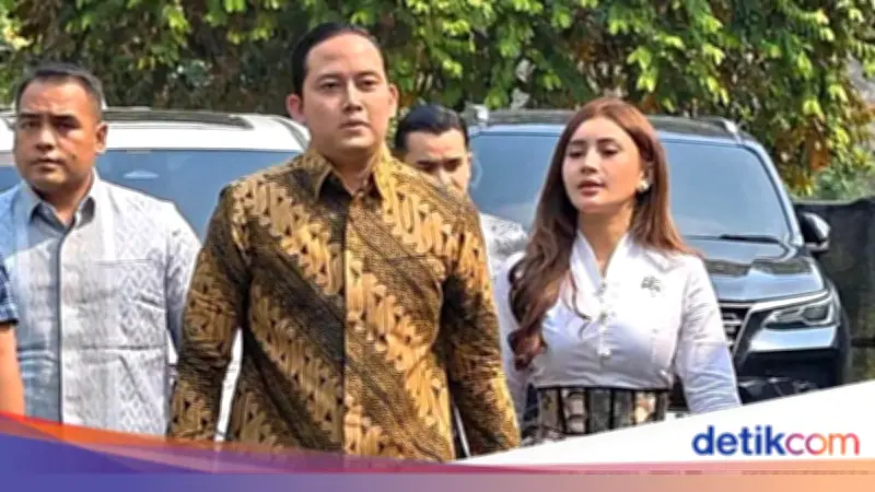 Sespri Prabowo Temui Jokowi di Solo, Bawa Undangan Pernikahan