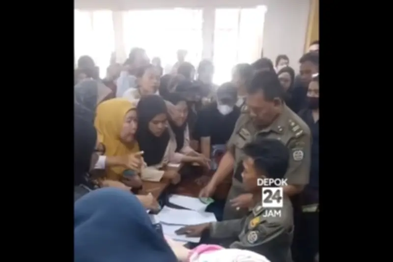 SPMB Depok 2026 Ricuh, Orangtua Padati Dinas Pendidikan