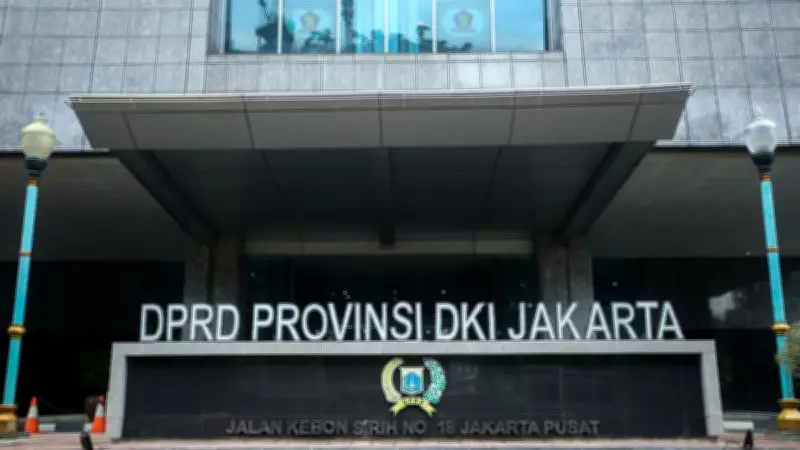 Suhud Alynudin Resmi Dilantik sebagai Ketua DPRD DKI Jakarta Gantikan Khoirudin